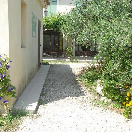 Gite Du Mas Des Oliviers Mézoargues Eksteriør bilde