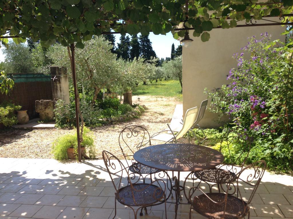 Gite Du Mas Des Oliviers Mézoargues Eksteriør bilde